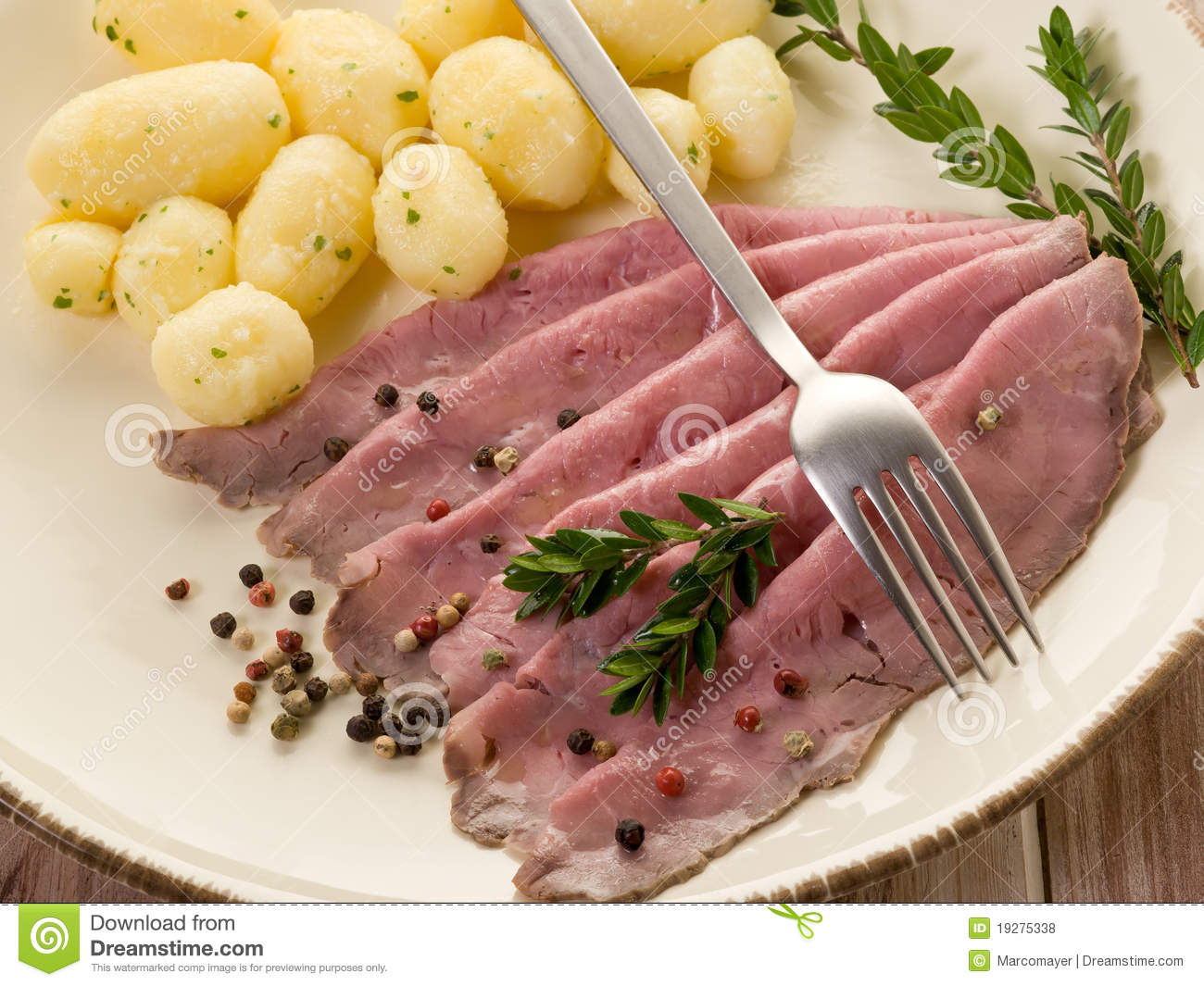 Roast Beef With Potatoes Royalty Free Stock Photos   Image  19275338