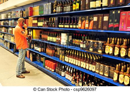 Picture Of Liquor Store   Liquor Store Selling Alcohol And Wine