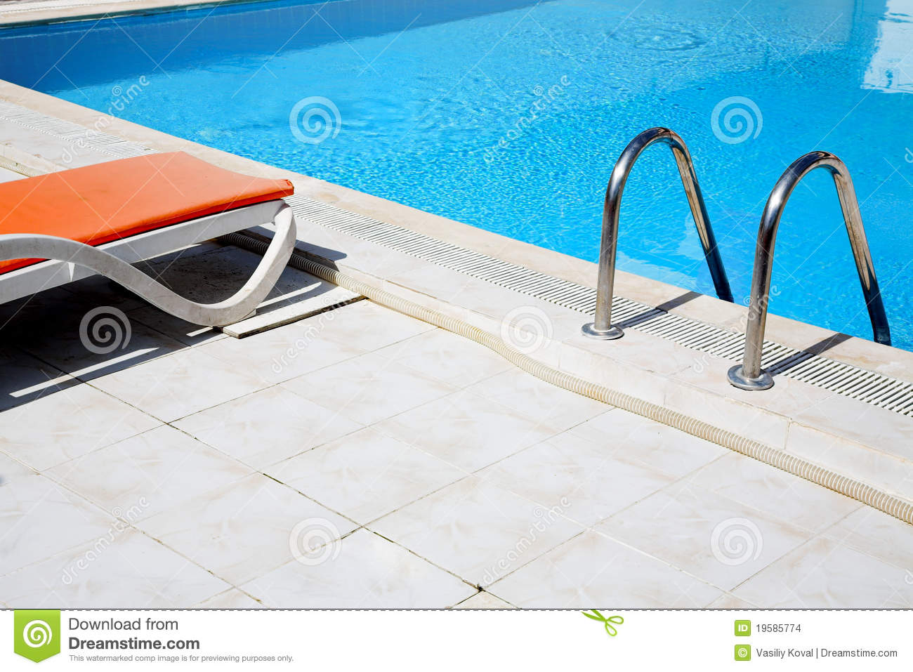 Pool With Lounge Stock Images   Image  19585774