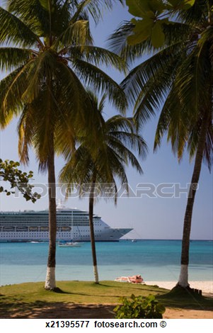 Picture   Jamaica Ocho Rios Cruise Ship Off Beach  Fotosearch