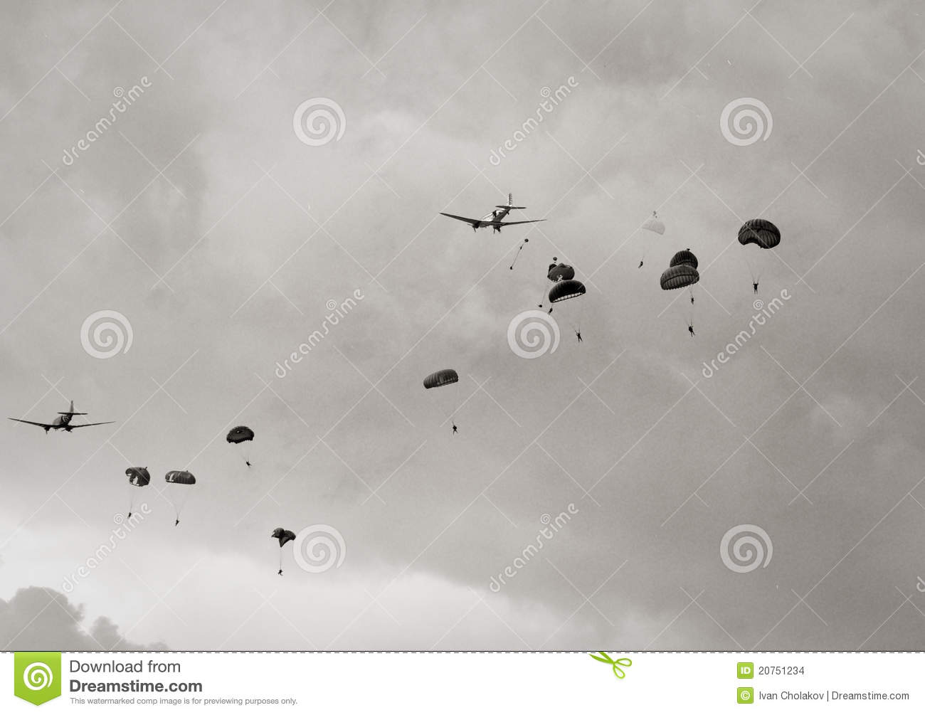 Paratroopers Air Drop Stock Images   Image  20751234