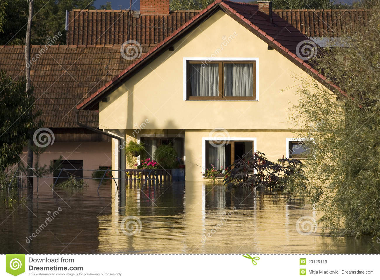 Flooded House Royalty Free Stock Images   Image  23126119