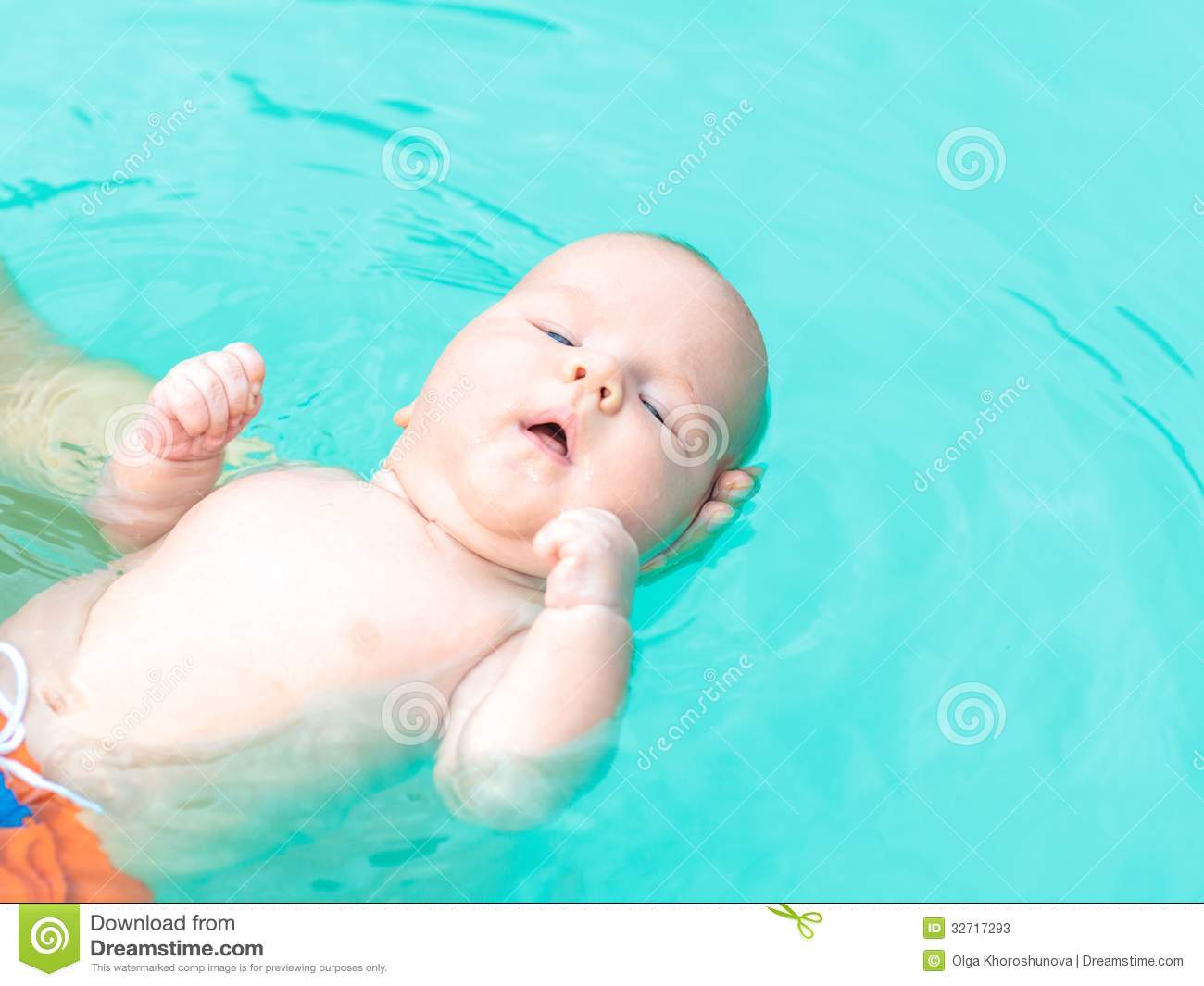 Baby In Pool Stock Photos   Image  32717293