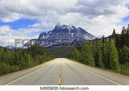 Stock Image   Canada British Columbia Rocky Mountains Road Through    