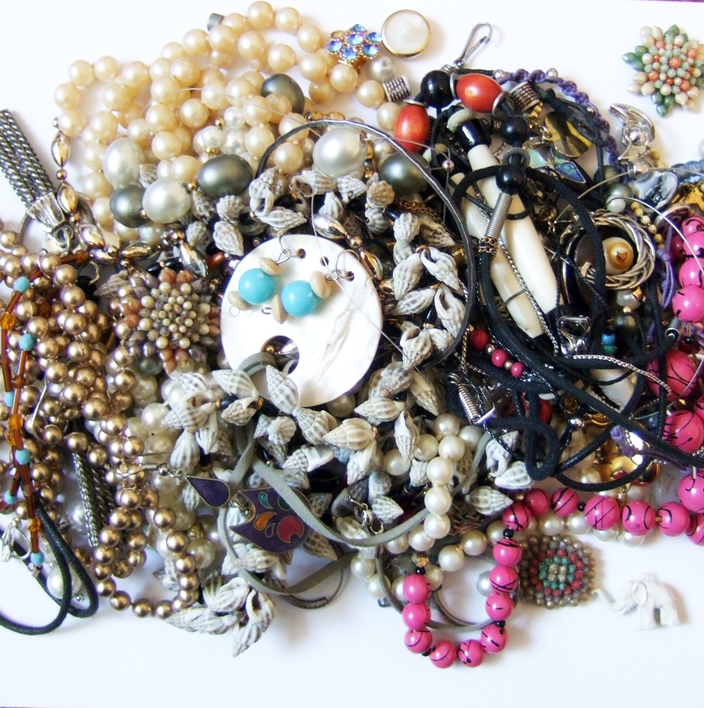 Pile Of Jewelry Enormous Pile Of Jewelry For