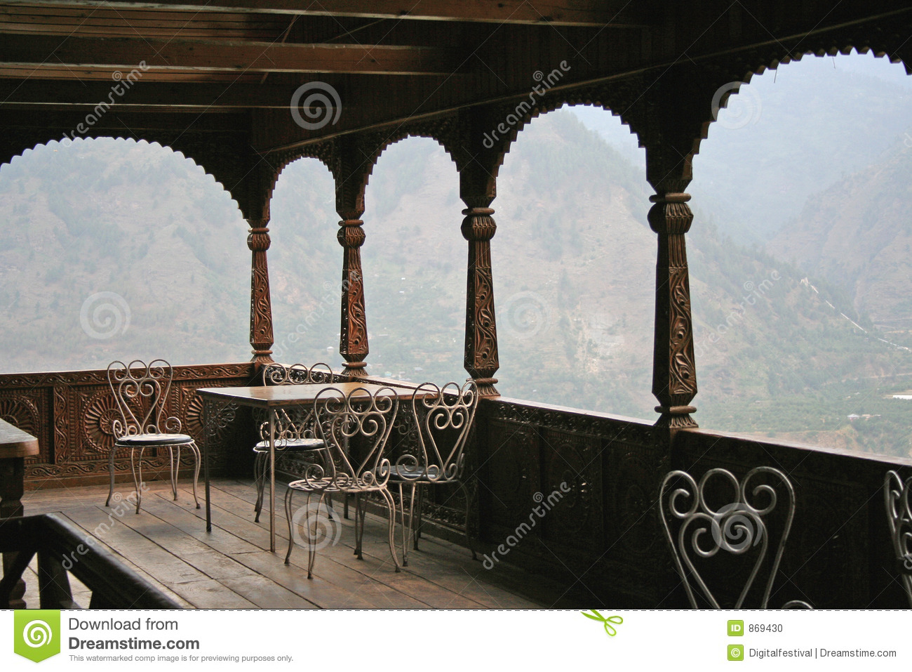 Ancient Woodwork In Fort In Remote Valley View In Indian Himala Stock    