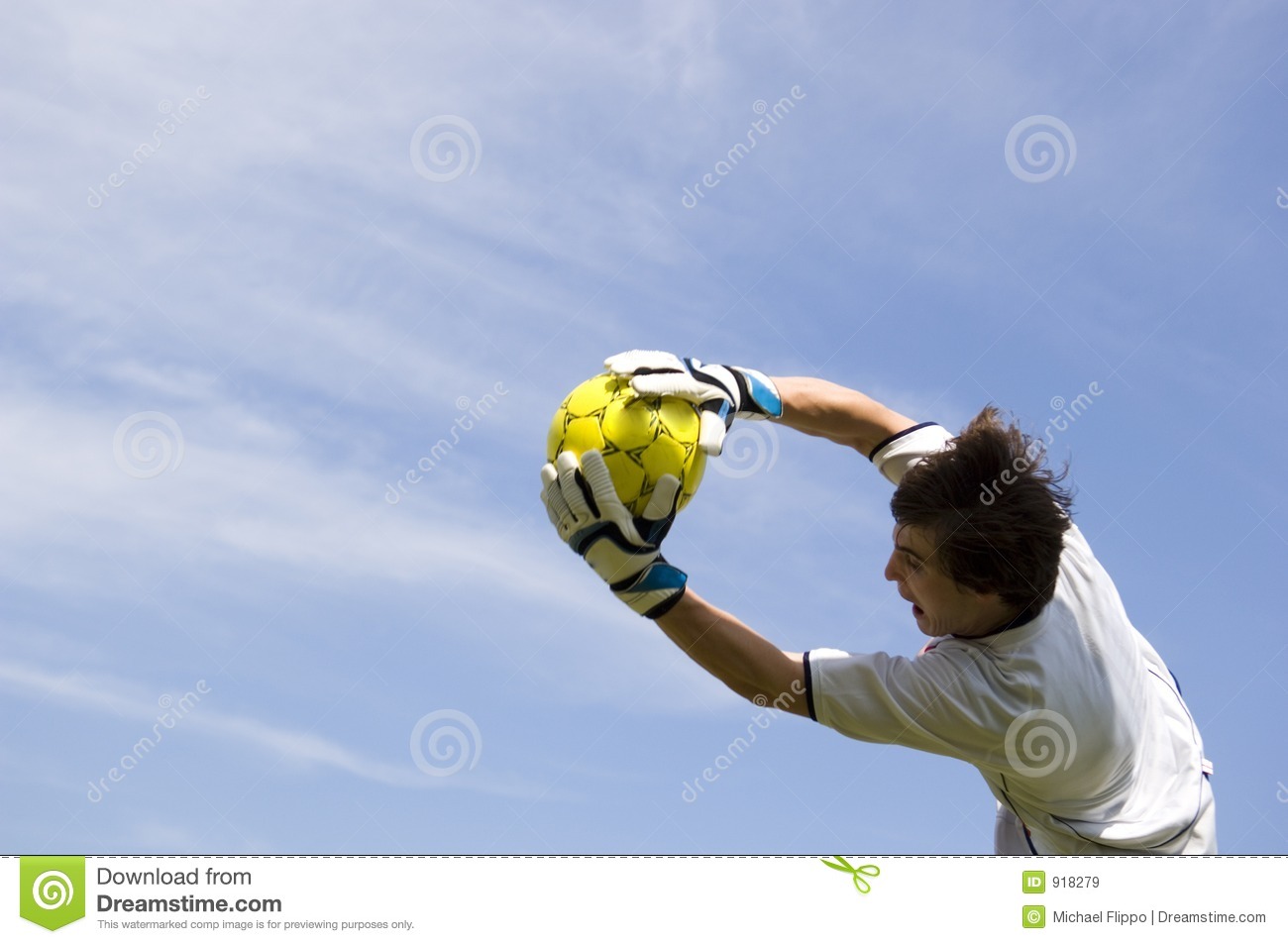 Soccer Goalie Gloves Clipart Soccer   Football Goal Keeper
