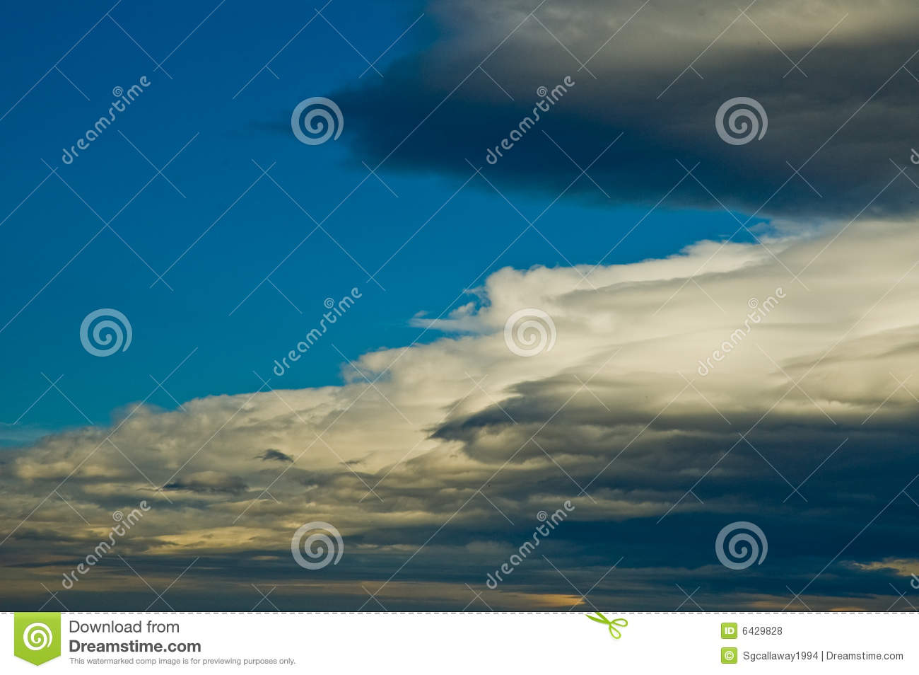 Stratus Cloud Formation Rolling Accross Blue Sky Royalty Free Stock