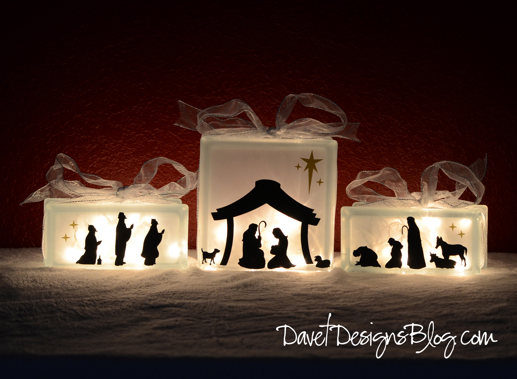 Davet Designs  Kraftyblok Nativity Scene With Vinyl Decals Tutorial
