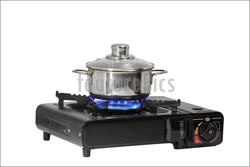     Gas Range With Flame  Isolated On White Background With Clipping Path