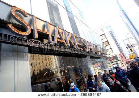 New York City   Feb  25 2015  Pedestrians Walk Past A Shake Shack