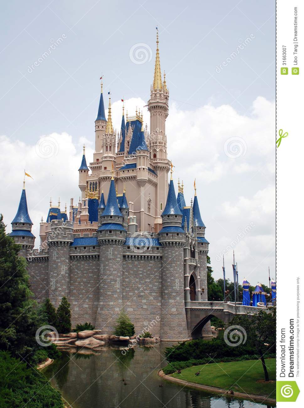 Magic Kingdom Castle Clip Art Disney Castle In Magic Kingdom