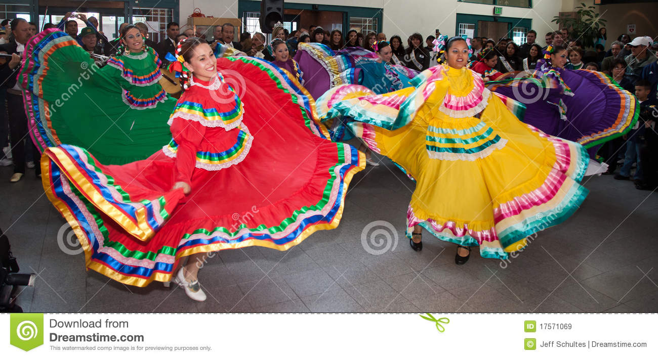 Mexican People Dancing Mexican Folkloric Dancers