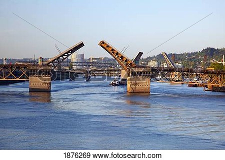 Portland Oregon United States Of America  Burnside Bridge Going    
