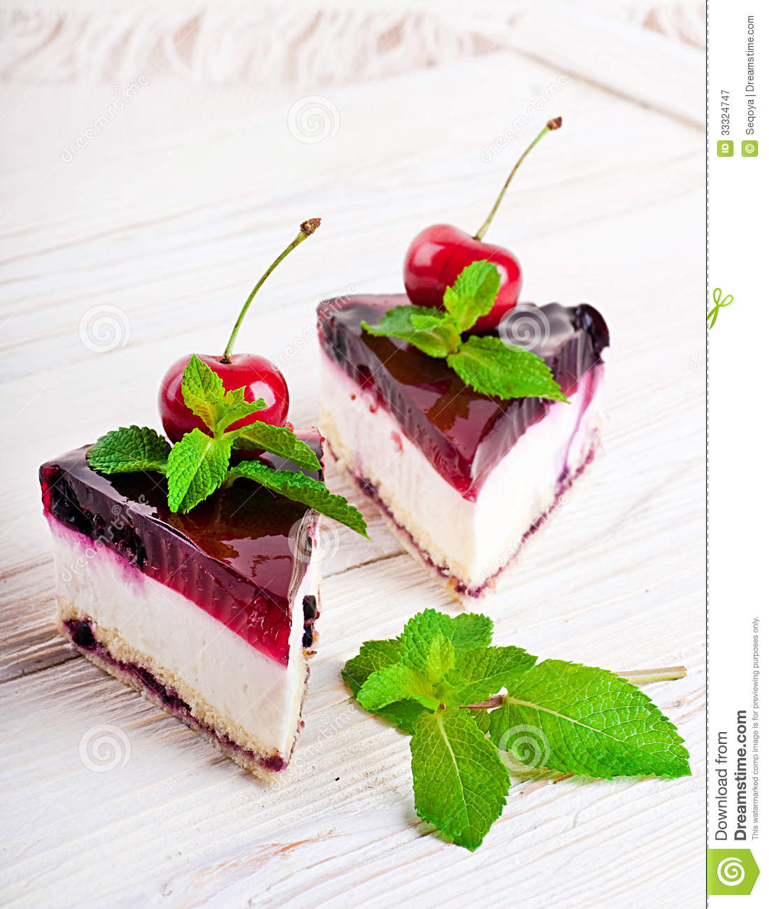 Cherry Cheesecake Royalty Free Stock Photography   Image  33324747