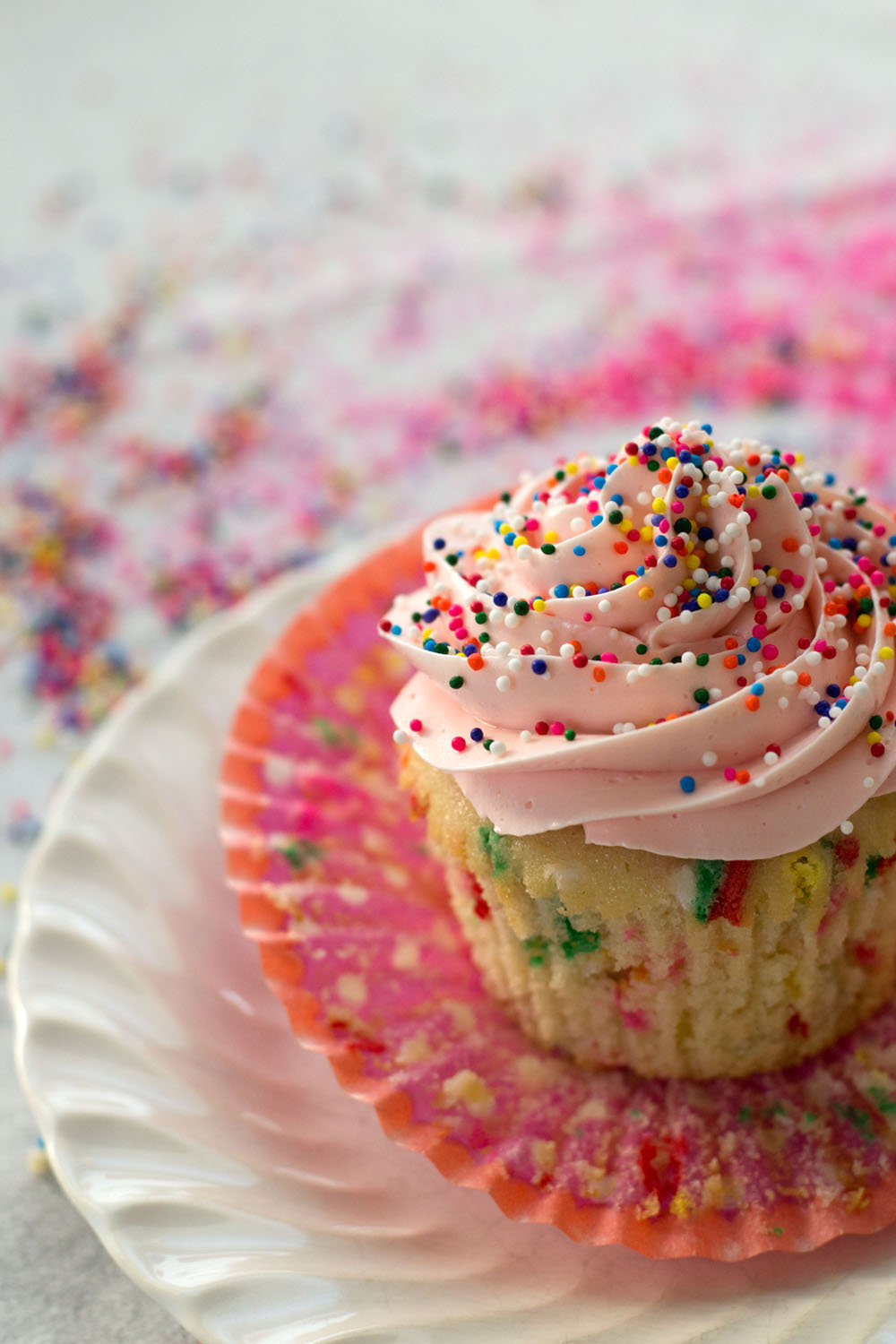 Pink Cupcakes With Sprinkles Cupcakes   Sprinkle Themed