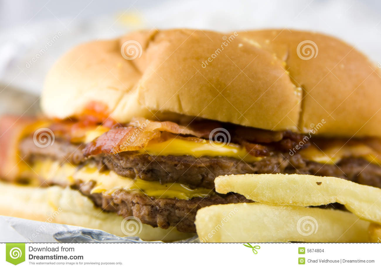 Cheeseburger With Bacon Stock Images   Image  5674804