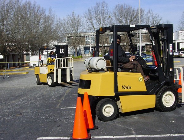 Forklift Truck Clipart   Kal Anglewicz Yale Forklift   Forearm