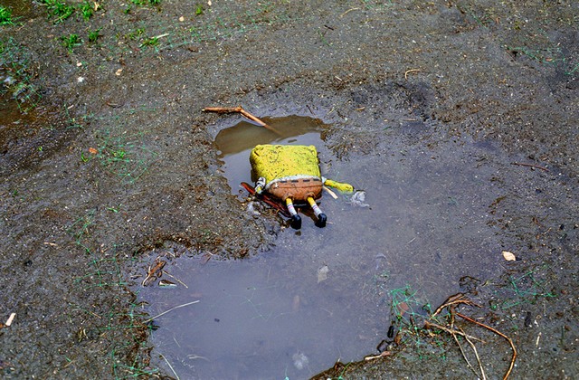 Check Out This Sad Picture Of Poor Sponge Bob Face Down In The Mud