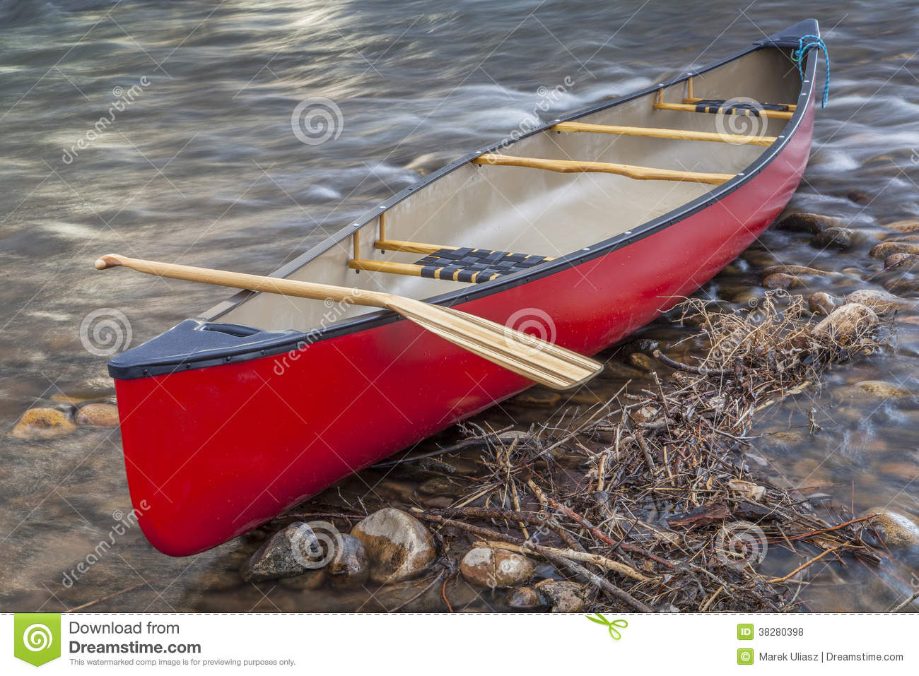 Red Canoe With A Paddle Royalty Free Stock Photos   Image  38280398