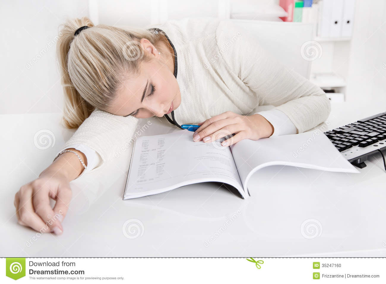 Woman Sleeping At Desk Clipart Trainee Sleeping At Desk