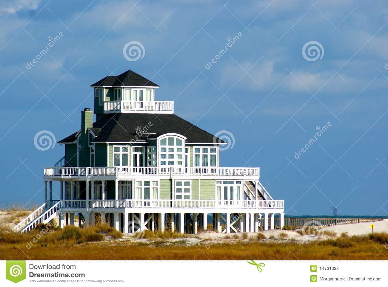Beach Shack Clipart Beautiful Beach House On Shore